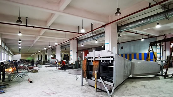 巨匠聯(lián)合標(biāo)識(shí)，公司擁有現(xiàn)代化廠(chǎng)房面積近1萬(wàn)平方米